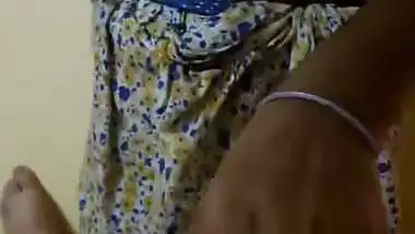 Sex MMS of a nude maid giving a helping hand to masturbate