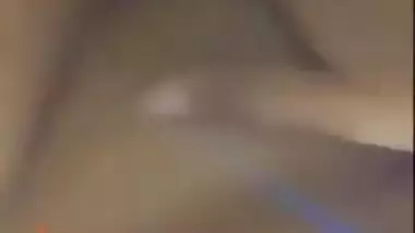 Amateur porn video where the Desi wench willingly shows big tits and pussy