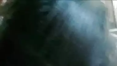 Girl sucks her lover’s dick like a whore in desi porn