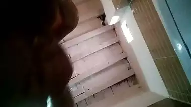 Shameless desi girl spreading ass in bath