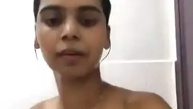 Today Exclusive- Cute Tamil Girl Record Her Nude Selfie Part 1