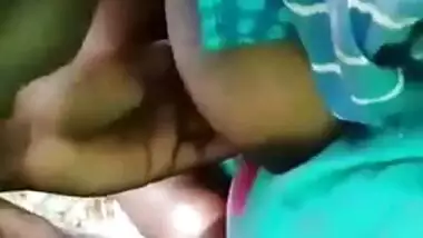 Man catches Desi MILF outdoors and makes her give him a XXX blowjob