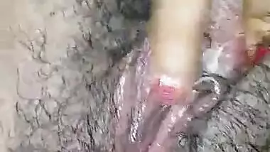 Desi aunty big pussy fingering