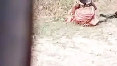 MILF in yellow joins peeing Desi aunty in XXX video to keep on moving