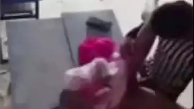 College hottie fucked by her school teacher to give her a better grade, Desi mms scandal