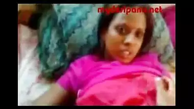Bangladeshi girl says in bengali
