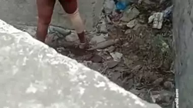 Caught lewd aunt for quick masturbating outdoor, scandal desi XXX mms