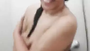 Sri Lankan Office Working Cutie in Saree with a Perfect Body HD Videos with Clear Audio Part 3