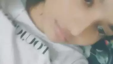 Cute girlfriend exposing nude big boobs viral selfie