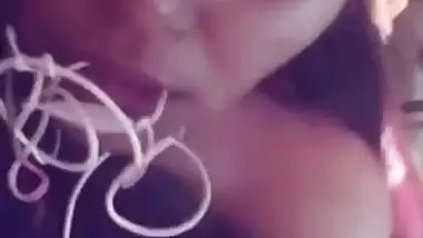 Sexy Desi girl with big jugs does solo XXX porn in this MMS video