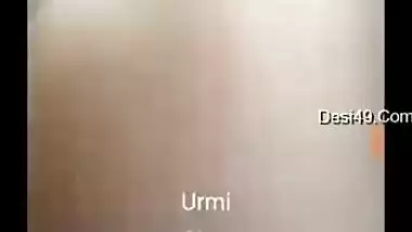 Desi MILF bends exposing XXX butt to online lover jerking off to her