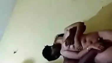 Desi couple is going to enjoy sex in horizontal amateur XXX video