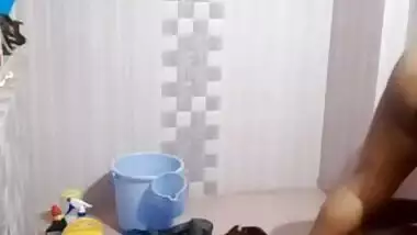 Big ass Bhabhi captured nude on cam