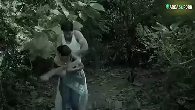 Local hoodlum Desi Bhabhi fuck In the jungle she is terrified, XXX clip