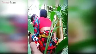 Bengali muslim wife first time outdoor sex with lover mms