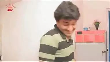 Mallu bbw aunty romances hubby’s friend in kitchen