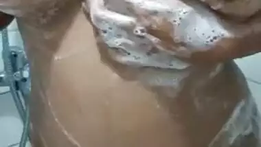 My Indian girl friend bathing - Tamil girl Divya