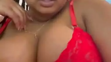 ✨Showing off while I’m working is definitely a new turn on. Watch me play with my tits!✨