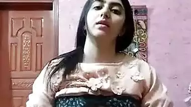 Today Exclusive -horny Paki Girl Shows Her Boobs And Pussy Part 1