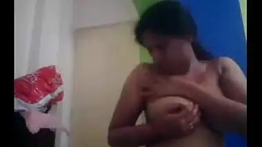 Cumbrous aunty disrobes and have a fun a naughty livecam chat with her bf