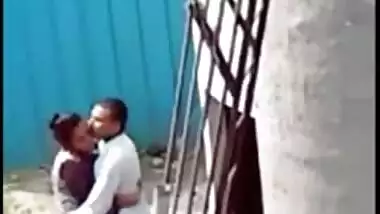 Indian lovers caught making out outdoor in backyard in Desi mms video