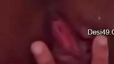 Today Exclusive-cute Nri Girl Record Nude Selfie Video Part 3