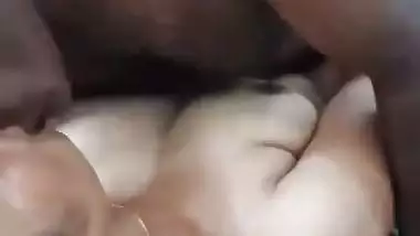 Man fucks his fair neighbor’s pussy in the desi sex video