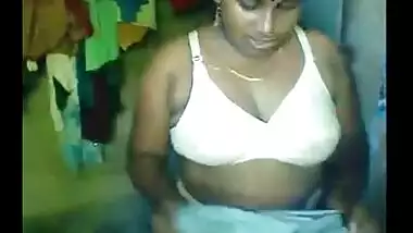 Tamil aunty exposed her big boobs and home sex with hubby’s friend
