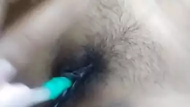 Desi Ladki N Akele Mai Pussy M Kya Dala Fir Dekho Kya Hua