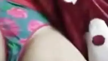 Lover of porn convinces Desi wife to show vagina on the camera