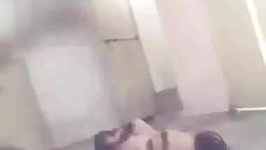 During XXX affair horny Desi couple seductively makes out on the cam