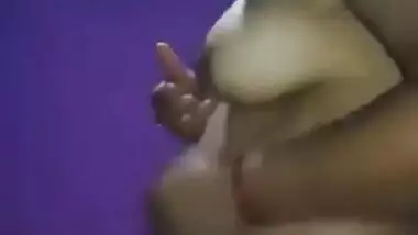 Desi is kind to flash her XXX titties and play with them in sex video