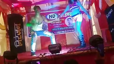 Desi hot girl stage dance very hot