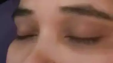 MMS video of Desi man about to drill XXX pussy of chubby Bhabhi