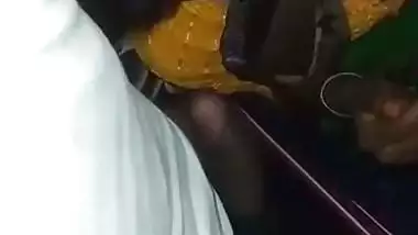 Married lady gives a blowjob to her Sasur in desi porn