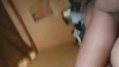 Amateur Desi hottie teases with her XXX tits for selfie MMS video