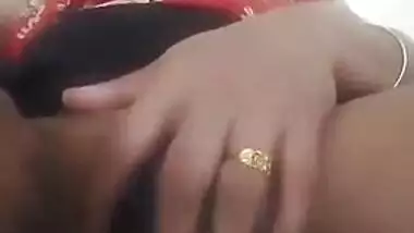 Mature pussy show video recorded for auntie’s online friend