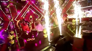 Milf Anchor Shyamala Rare Super Hot Fleshy Jiggling Deep Navel Exposing Dance