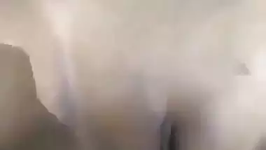 Guy fucks his 18-year-old GF’s pussy in Indian outdoor sex