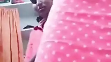 Desi woman shows up in the nude on sex camera and puts wear on XXX body