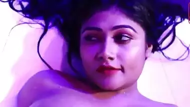 Bath with rose petals waits for the Desi seductress in the porn video
