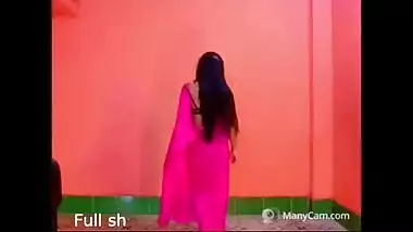 Amateur cam girl does a sexy dance for her fans on a romantic song