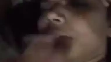 Desi woman has lips smeared with sperm by her XXX lover close-up MMS