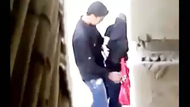 Hidden web camera Pakistani sex movie of Muslim girl outdoor sex dripped