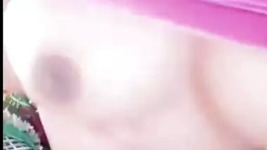 Solo nude show of big boobs girlfriend fingering