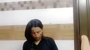 Indian nude MMS of a sexy girl fingering in her bathroom