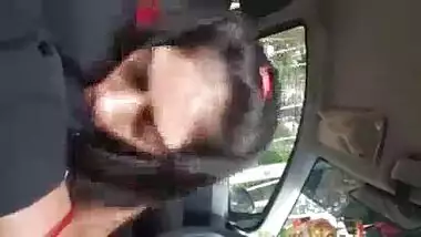 Indian porn mms of Noida office girl sucks boss dick in car