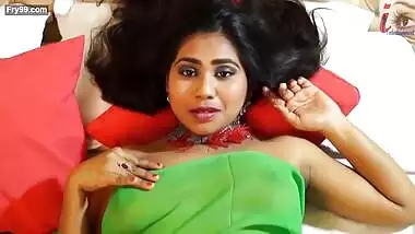 GREEN SARI WAALI