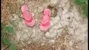 Couple from the village is caught having sex in the bush, desi XXX mms