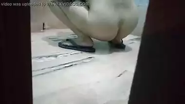 Desi bhabi pissing and naughty son using his mobile quickly to take the video hiddenly